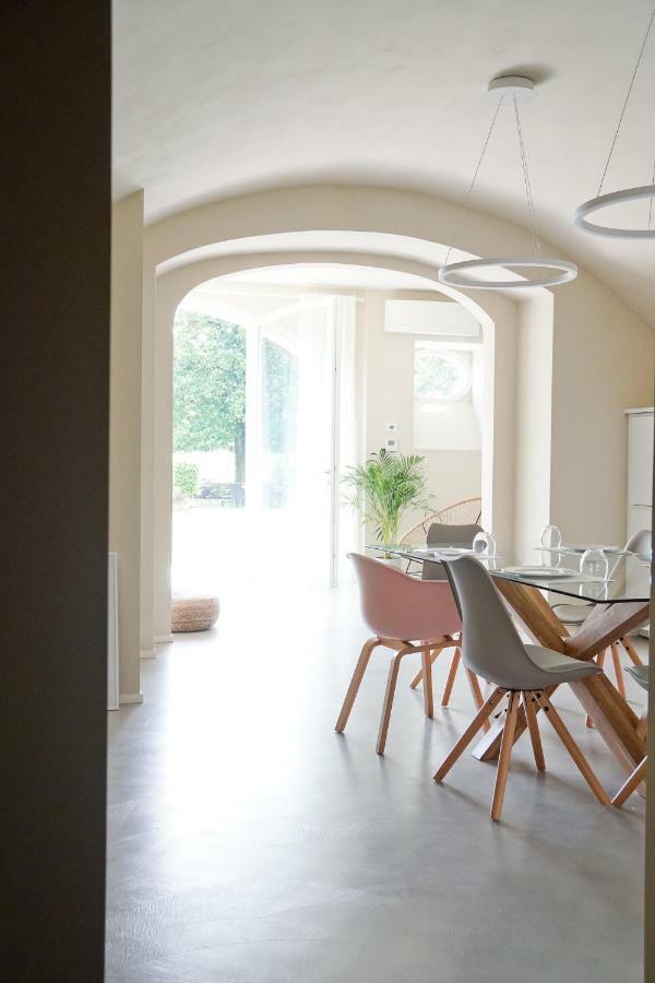 סאלו Luxury Lake View Apartments מראה חיצוני תמונה