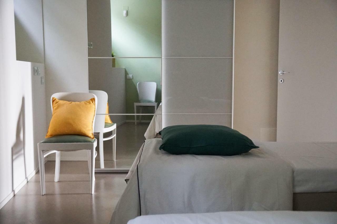 סאלו Luxury Lake View Apartments מראה חיצוני תמונה